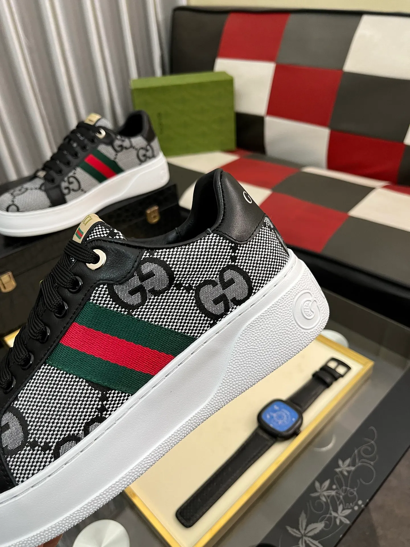 Men's Men's Shoes 💰420⌚️⌚️《Gucci*》The latest hot style casual shoes, top brand [seduce] luxury~purchase, top~quality. [Strong] The upper is made of imported breathable cowhide with material ➕ breathable sheepskin feet (•) and fine workmanship. The original stylish and stylish soft rubber wear-resistant outsole is light and comfortable on the foot. The real thing looks better when photographed in real life. 305: code: 38-44, 3️⃣ colors available